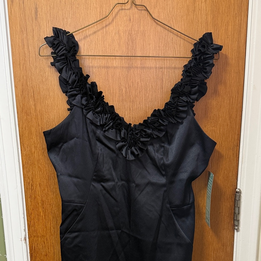 Elegant Black Ruffled Chemise by London Style
